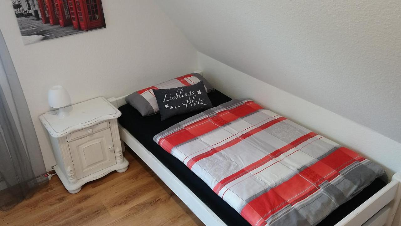 Privates Einzelzimmer Bei Der Weser-Ems-Halle Apartment Oldenburg Ngoại thất bức ảnh